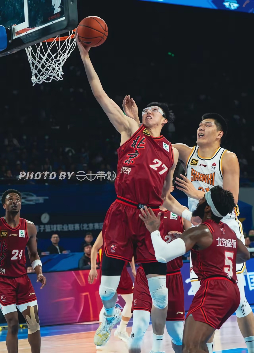 爱游戏体育官方网站包含今夜北京国安备战NBA常规赛，豪取连胜细节曝光，更衣室稳定，团队化学反应显著的词条