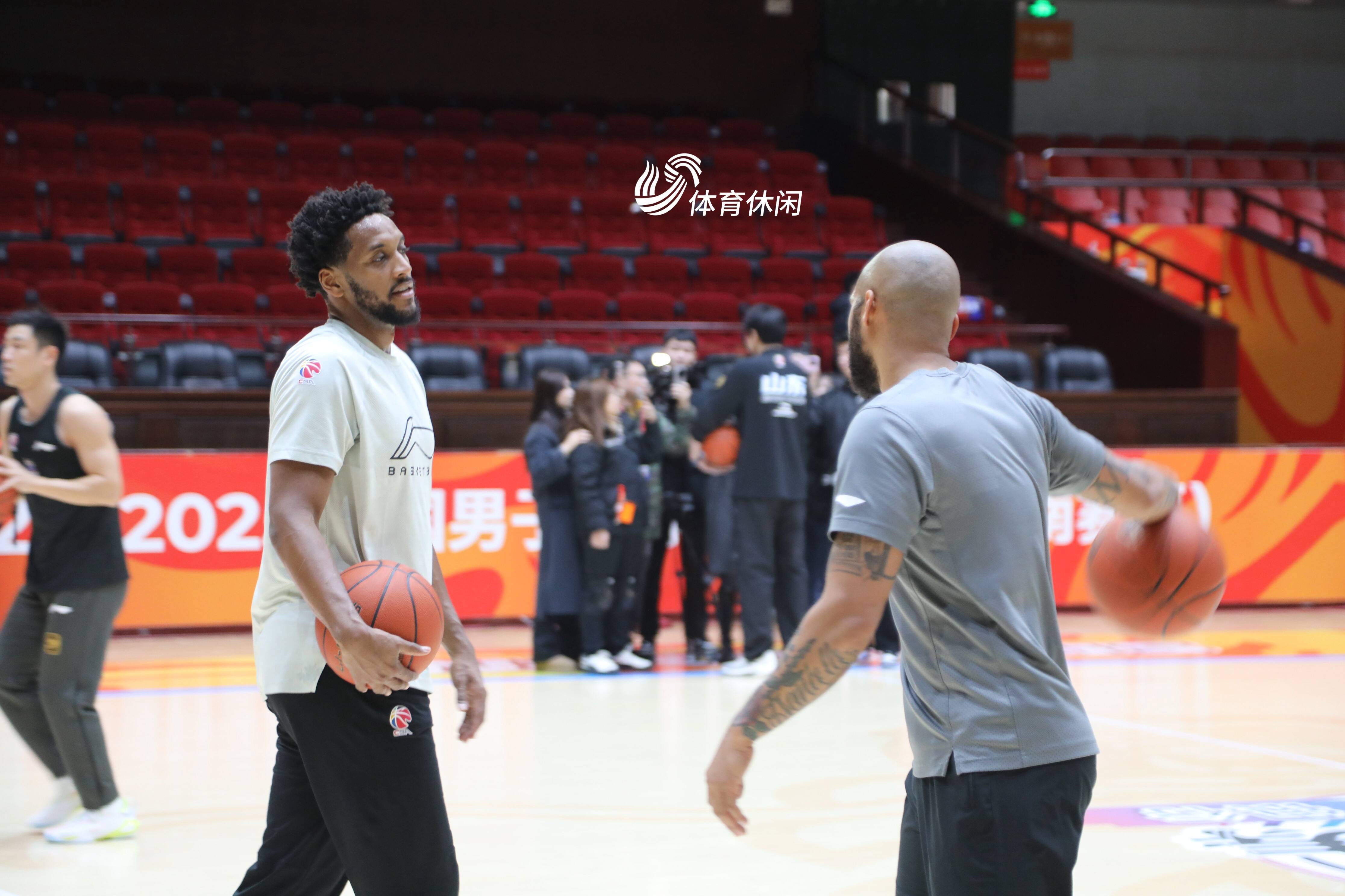 爱游戏AYX集结日NBA季后赛焦点战，犹他爵士手感冰凉，更衣室稳定，资深球员宣示担当的简单介绍